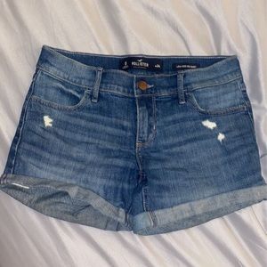 Size 0 Low Rise Hollister Jean Short
